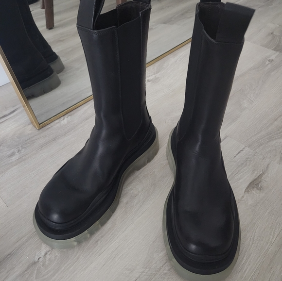 Bottega Veneta Tire Chelsea Boot - Picture 7 of 11